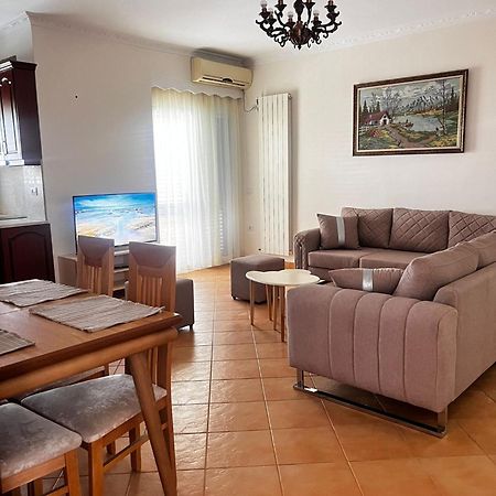Lu Apartament Vlorë Exteriör bild